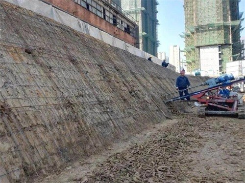 延长建筑边坡支护